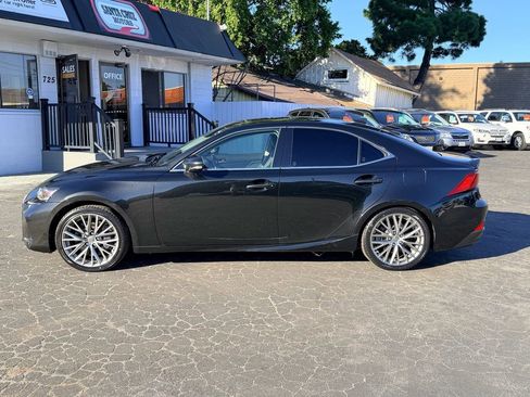 Used 2018 Lexus IS 300 image 8