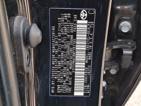 Used 2022 Toyota Corolla LE image 25