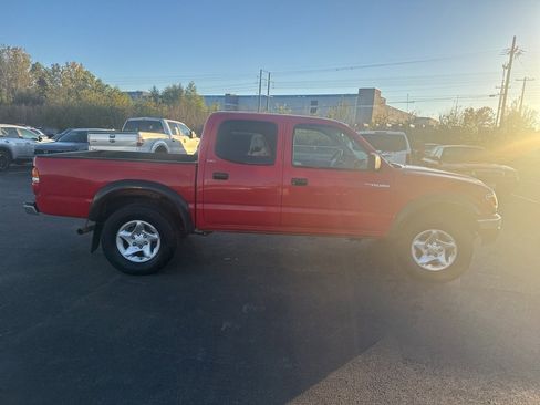 Used 2004 Toyota Tacoma PreRunner image 2