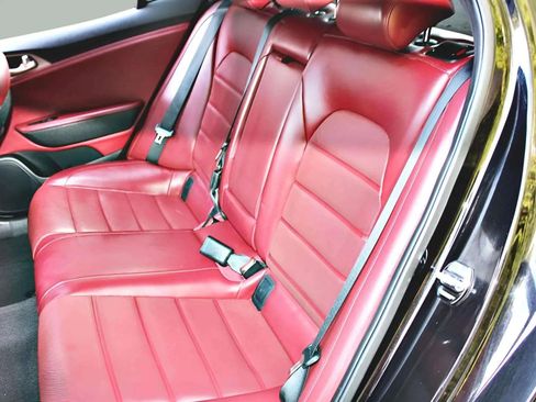 Used 2018 Kia Stinger GT2 image 28