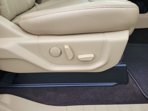 Used 2019 Ford F150 Lariat w/ Equipment Group 502A Luxury image 31