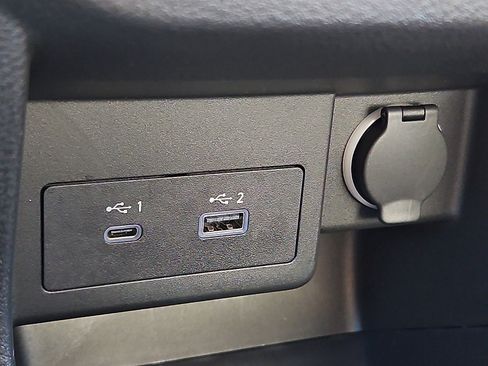 Certified 2024 Nissan Kicks SR w/ SR Premium Package image 23