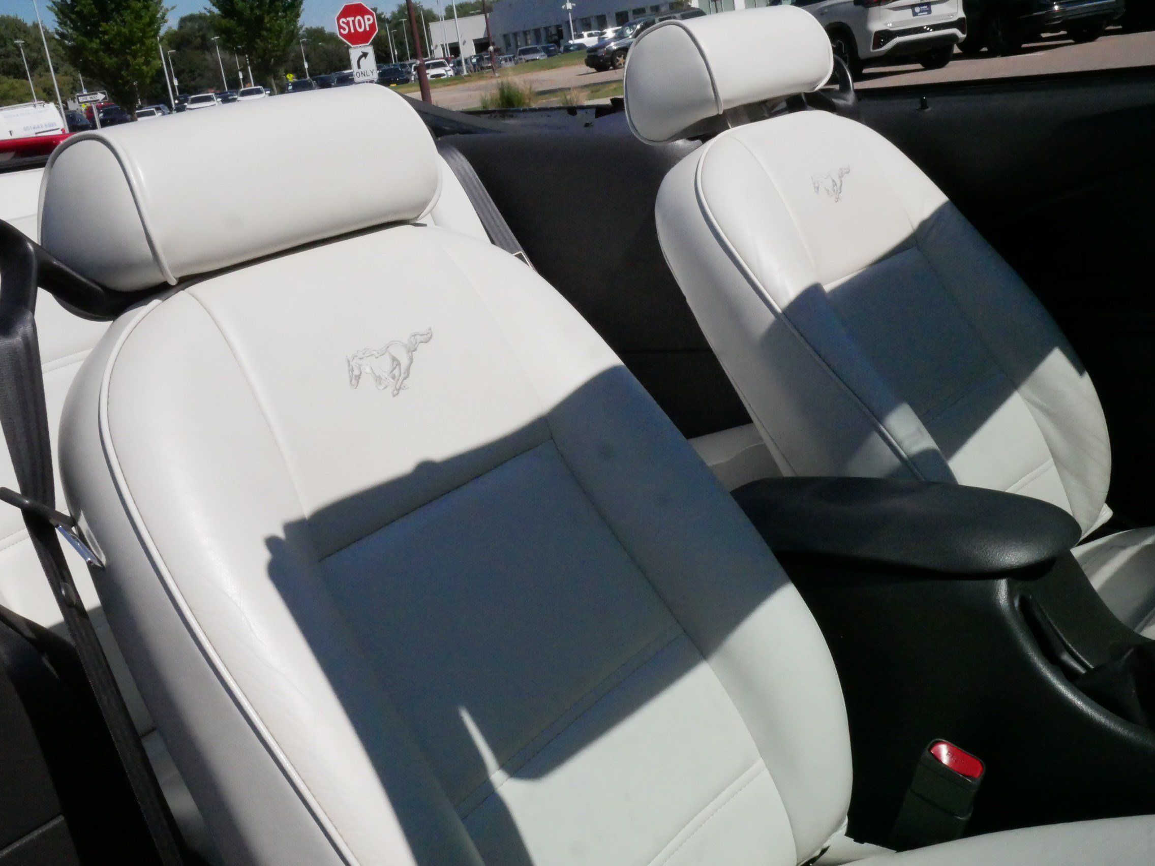 Used 2002 Ford Mustang Convertible RWD image 10
