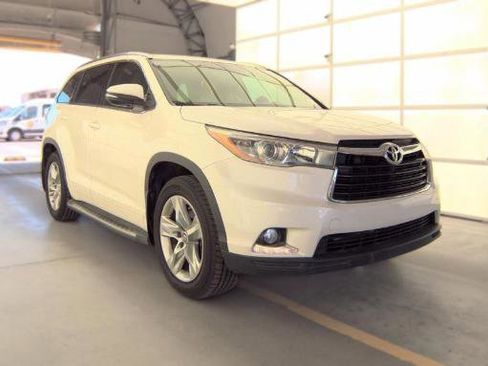 Used 2016 Toyota Highlander Limited FWD image 1