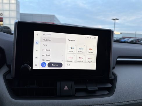 Used 2025 Toyota RAV4 XLE image 19