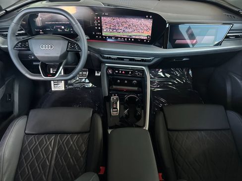 Used 2025 Audi SQ5 Prestige AWD/4WD image 14
