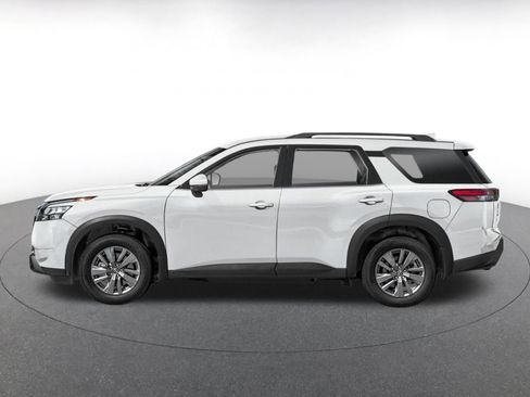 Used 2025 Nissan Pathfinder SV FWD image 3