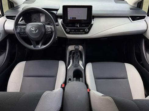 Used 2025 Toyota Corolla LE image 11