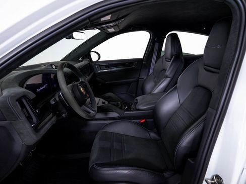 Used 2024 Porsche Cayenne Turbo GT image 14