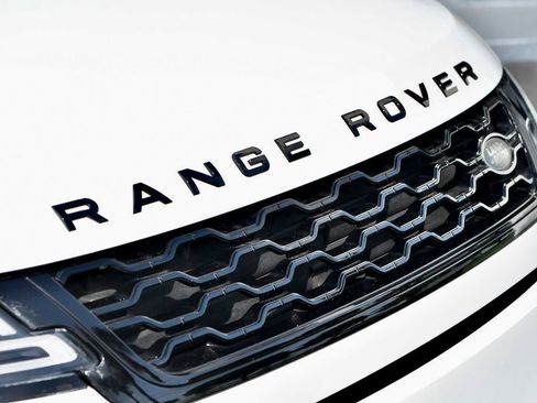Used 2020 Land Rover Range Rover Evoque SE image 4
