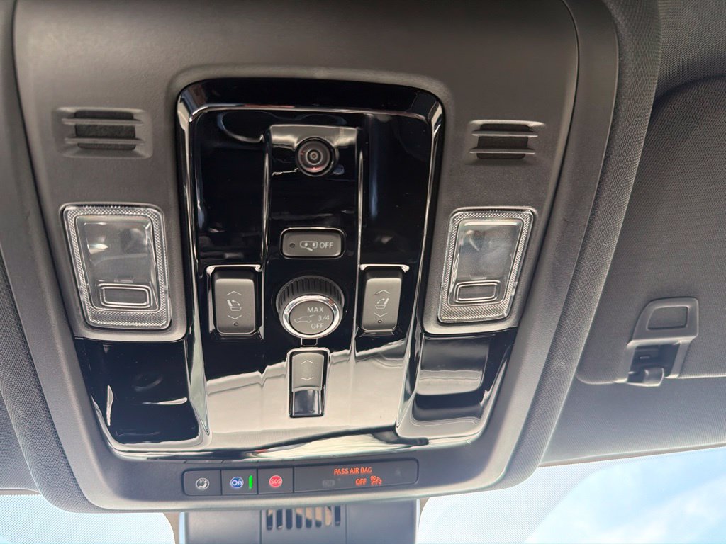 Used 2026 Chevrolet Suburban Premier AWD/4WD image 24
