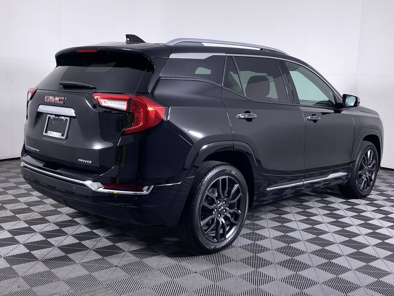 Used 2024 GMC Terrain Denali w/ Black Diamond Edition AWD/4WD image 20