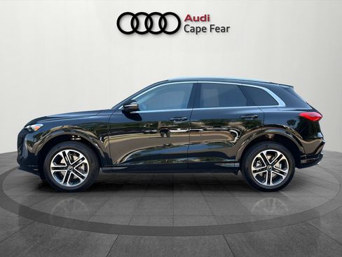 Used 2025 Audi Q5 Premium AWD/4WD image 3