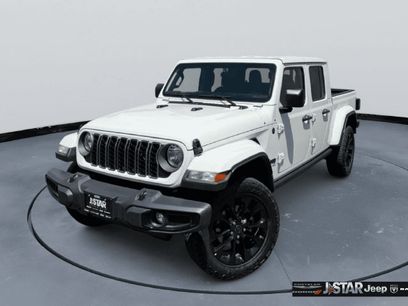 Used 2025 Jeep Gladiator Sport