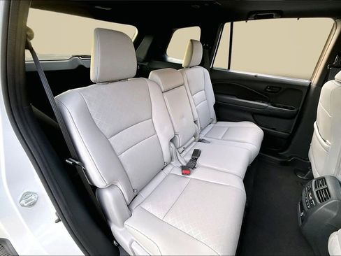 Used 2023 Honda Passport Elite image 19