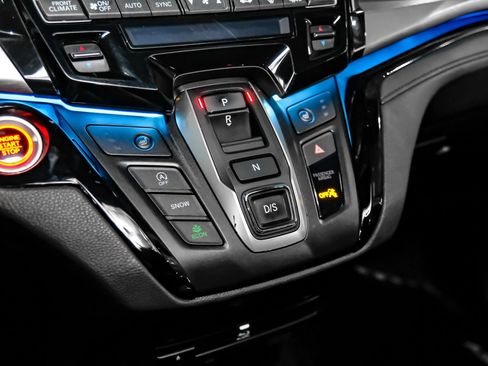 Used 2023 Honda Odyssey Touring image 29