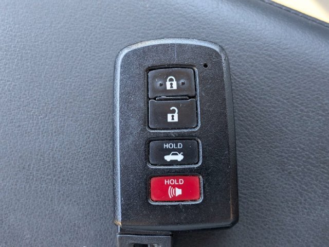 Used 2016 Toyota Avalon Limited w/ Toyota Safety Sense Package FWD image 30