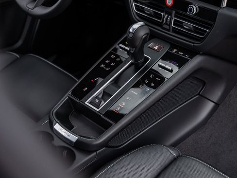 New 2026 Porsche Macan S image 31