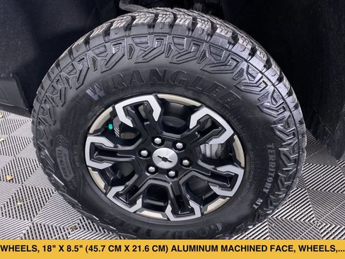 Certified 2025 Chevrolet Silverado 1500 ZR2 w/ Technology Package AWD/4WD image 17