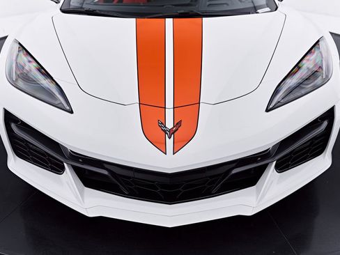 Used 2025 Chevrolet Corvette Z06 RWD image 25