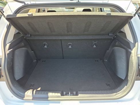 Used 2025 Hyundai Venue SEL FWD image 29