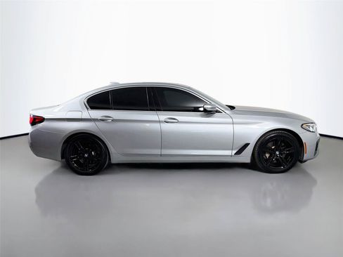 Used 2021 BMW 530e w/ Convenience Package RWD image 4