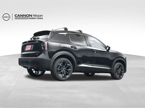 New 2025 Nissan Kicks SR FWD image 19
