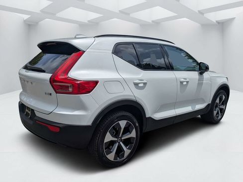Certified 2026 Volvo XC40 B5 Plus AWD/4WD image 3