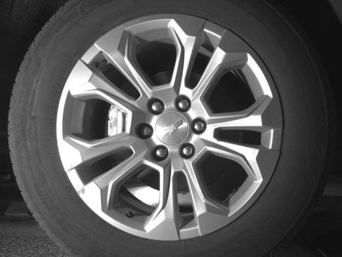 Used 2025 Chevrolet Silverado 1500 LTZ AWD/4WD image 9