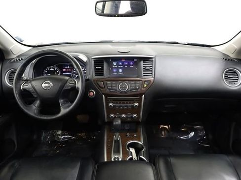 Used 2018 Nissan Pathfinder Platinum image 14