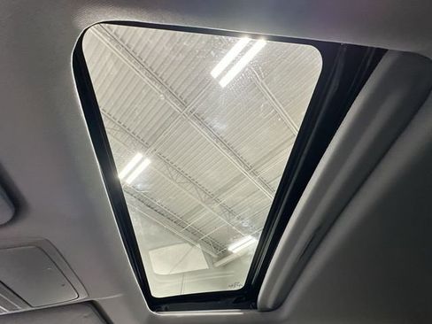 Used 2022 Honda CR-V Touring image 30