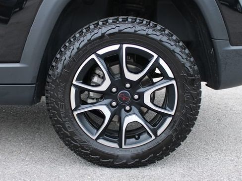 Used 2025 Jeep Compass Trailhawk AWD/4WD image 35