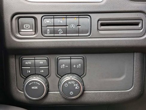 Used 2023 Chevrolet Tahoe Premier AWD/4WD image 29