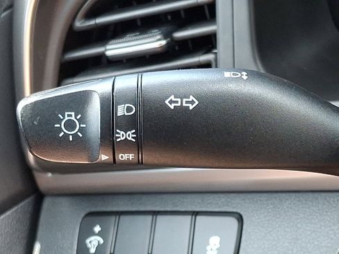 Used 2019 Hyundai Elantra SE w/ Cargo Package FWD image 25