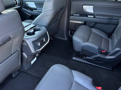 New 2026 Ford Expedition Active AWD/4WD image 13