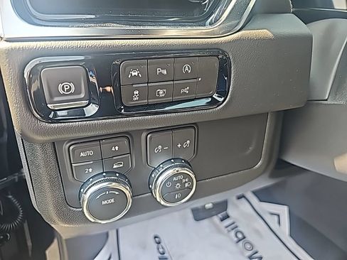 New 2026 GMC Yukon XL Denali AWD/4WD image 13