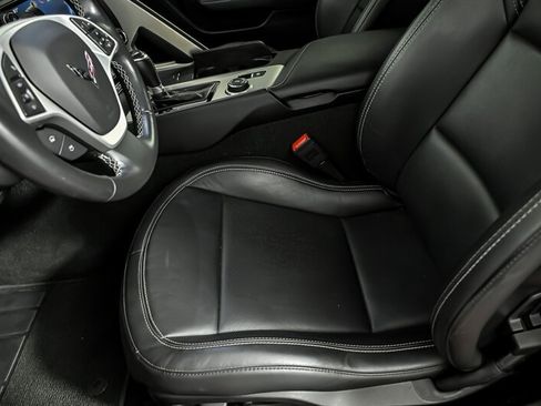 Used 2015 Chevrolet Corvette Stingray Coupe RWD image 16