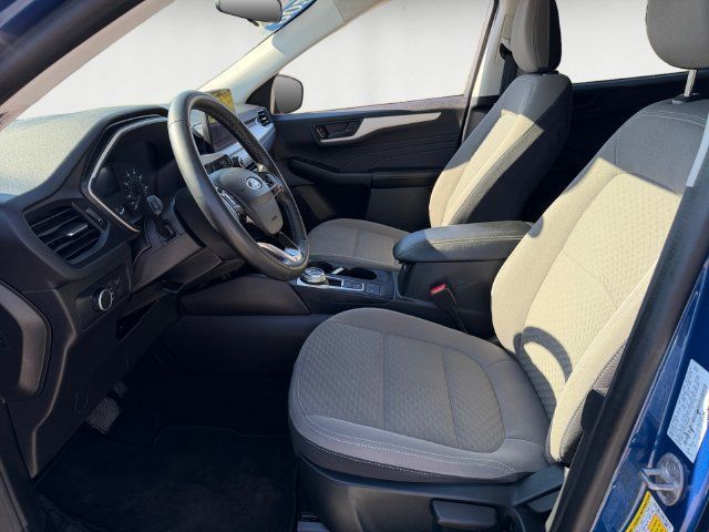Used 2022 Ford Escape SE w/ Cold Weather Package AWD/4WD image 9