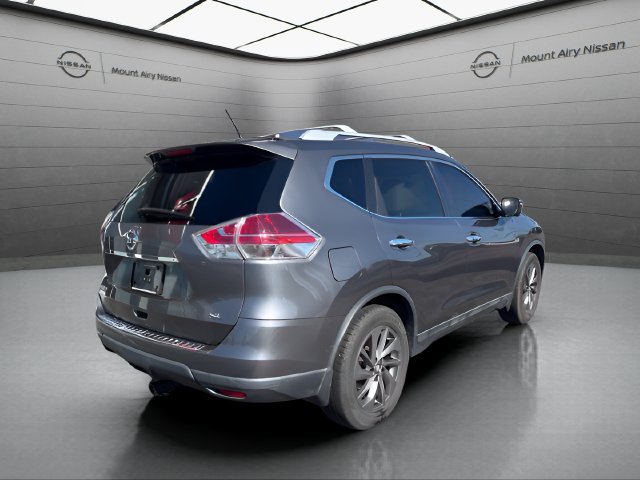 Used 2016 Nissan Rogue SL w/ SL Premium Package FWD image 4
