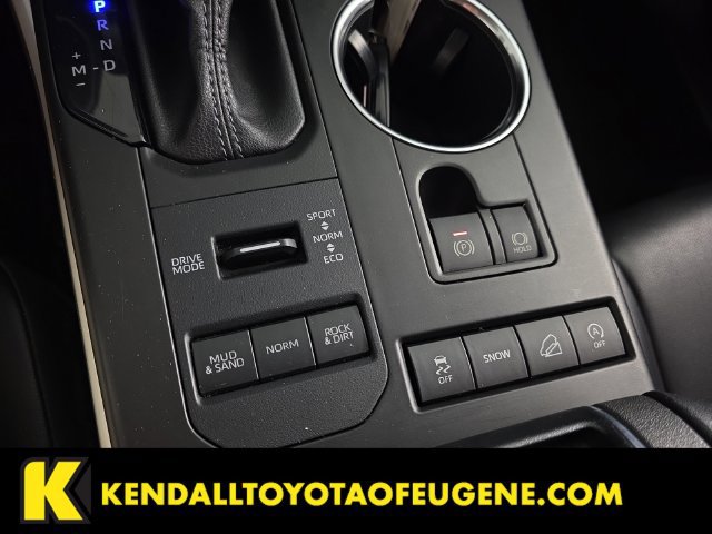 Used 2022 Toyota Highlander XLE AWD/4WD image 20