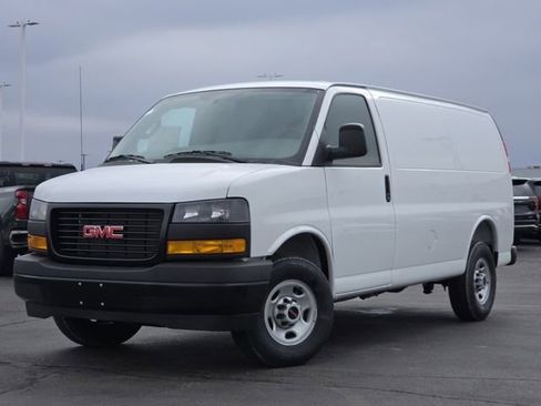 New 2026 GMC Savana 2500 w/ Enhanced Convenience Package RWD image 2
