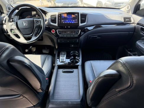 Used 2018 Honda Pilot Touring image 8