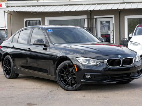 Used 2018 BMW 320i Sedan image 9