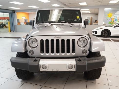 Used 2014 Jeep Wrangler Sahara w/ Connectivity Group AWD/4WD image 13