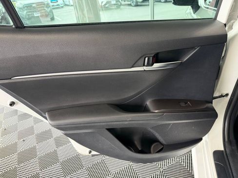 Used 2022 Toyota Camry LE FWD image 32