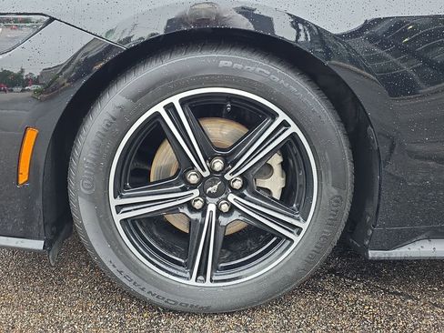 Used 2025 Ford Mustang Premium RWD image 9