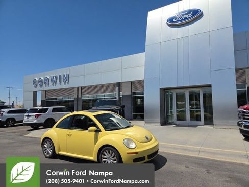 Used 2008 Volkswagen Beetle S FWD image 3