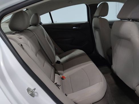 Used 2018 Chevrolet Cruze LS FWD image 19