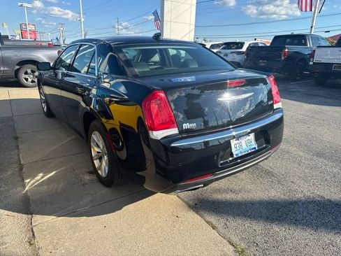 Used 2015 Chrysler 300 Limited w/ 300 Premium Group RWD image 3