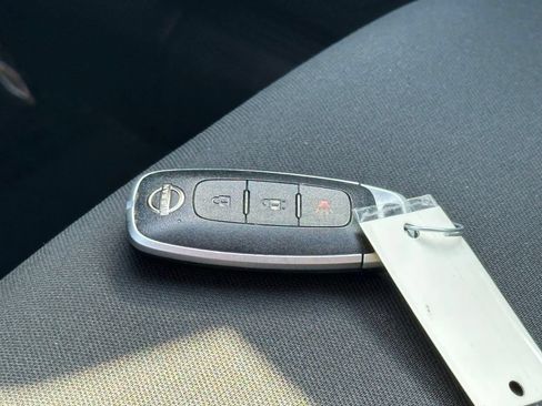 Used 2023 Nissan Rogue S FWD image 30